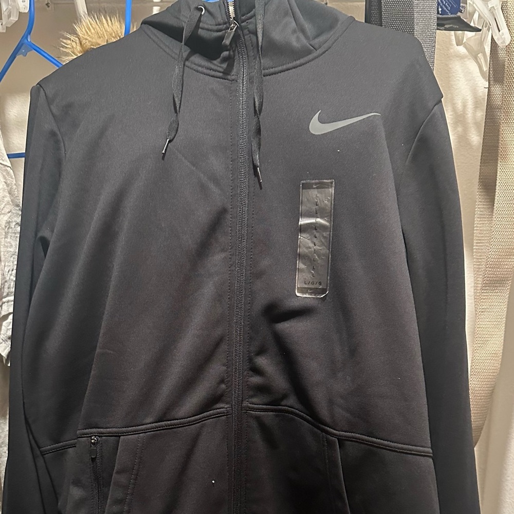 Nike therma fit size large men